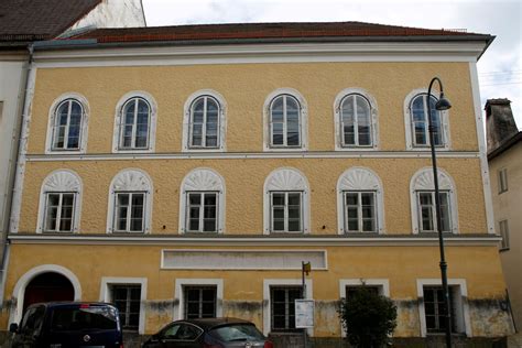 Rekonstruojamas A. Hitlerio gimimo namas Braunau prie Ino
