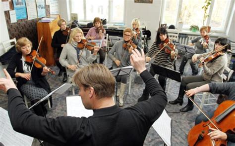 Nuotrauka, vaizduojanti karinį orkestrą