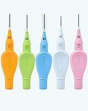 Nuotrauka su įvairių dydžių ir tipų sauskelnėmis