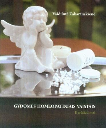 Vaistinės lentyna su homeopatiniais vaistais