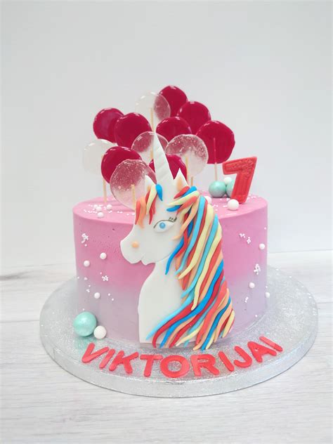 Vaikiški tortai su animacinių herojų figūrėlėmis