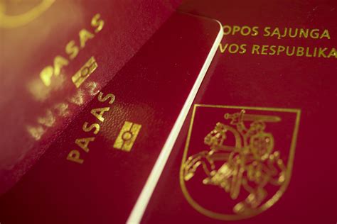 Lietuvos pasų ir asmens tapatybės kortelių palyginimas