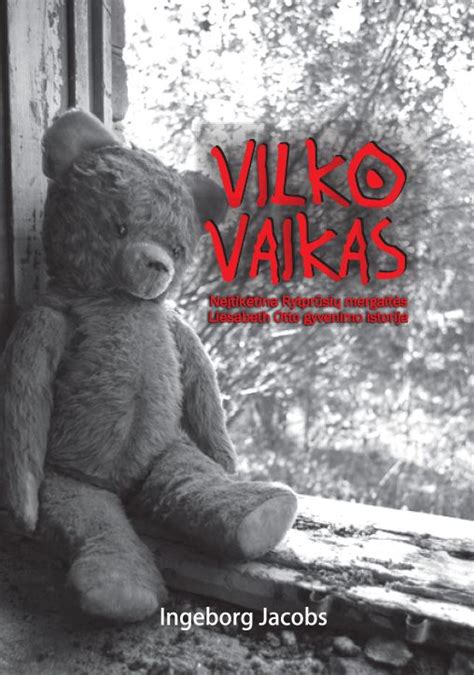Vaikas vilko kostiumu žaidžiantis namuose