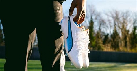 Tipai futbolo batelių pagal dangą