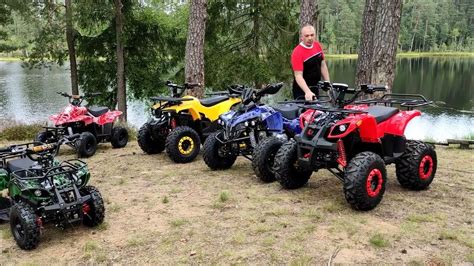 vaikas vairuoja elektrinį keturratį