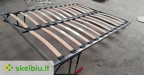 Nuotrauka su įvairiais transformuojamų lovų modeliais ir jų spalvų variantais