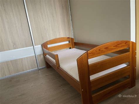 Natūralaus medžio vaikiška lova