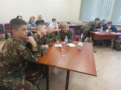 vaikas sprendžia užduotis