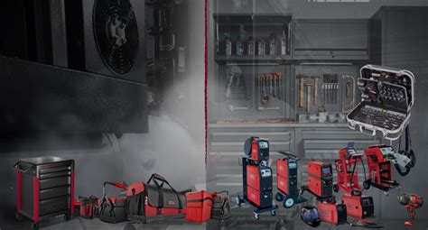 vaikiški darbo įrankiai ir darbastaliai