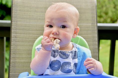 kūdikis atsisako valgyti košę