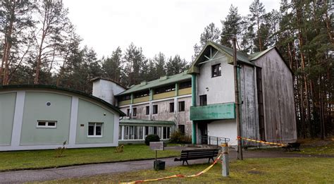 Senelių namų pastatas