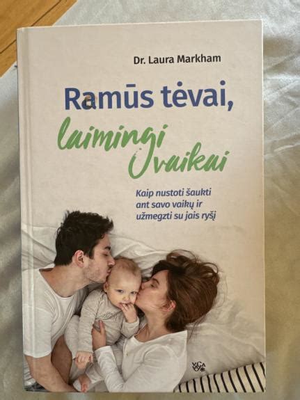 ramūs tėvai su vaiku