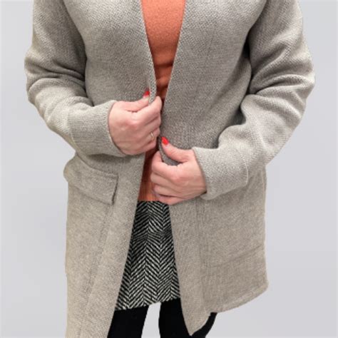 merino vilnos megztukas su sagutėmis