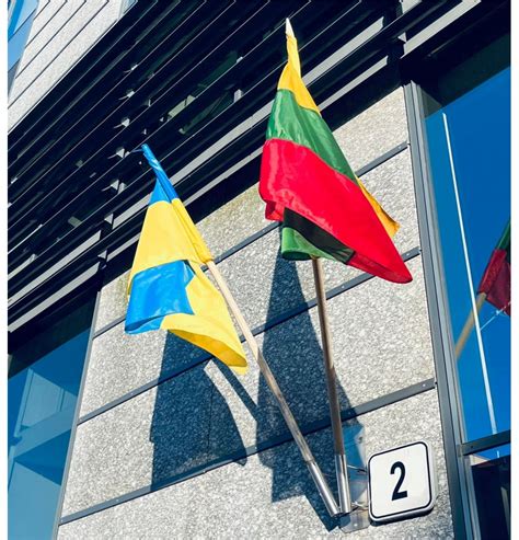 Ukrainos ir Lietuvos vėliavos