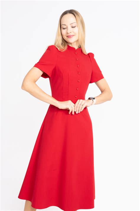 raudona Snieguolės suknelė