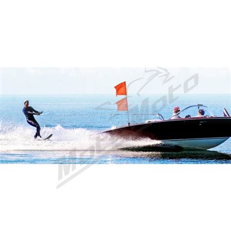 Vaikai užsiima vandens sportu