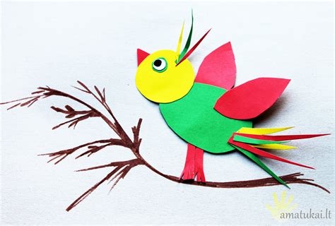 vaikų rankų atspaudai ant popieriaus