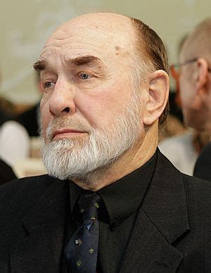 Jaunas Antanas Šurna filmuojantis