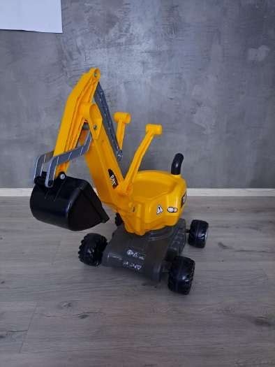 vaikiskas ekskavatorius