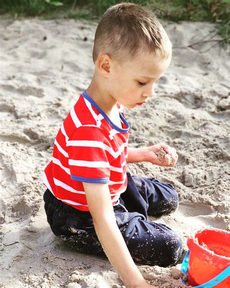 Schema, kaip vaikas gali įgyti JK pilietybę