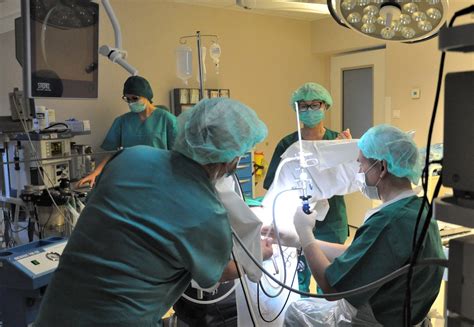 Ginekologinė operacija su modernia įranga