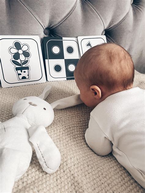 Kūdikių išmatų konsistencijos palyginimas