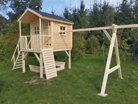 Vaikiško medinio žaidimų namelio konstrukcija