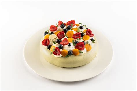 vaikiškas tortas ir vaisių užkandžiai