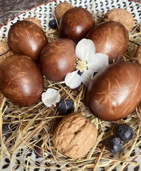 kiaušiniai dažyti krepinio popieriaus technika