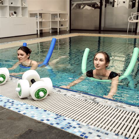 Vaikų mankšta baseine