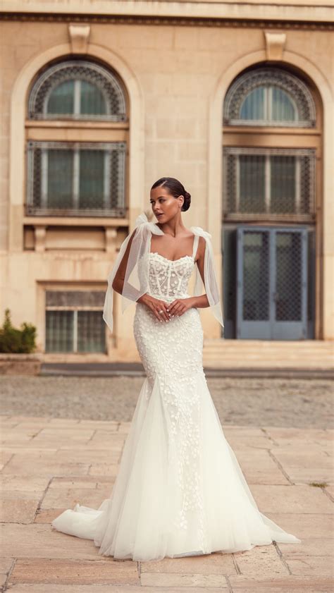 Turkiškų moteriškų suknelių asortimentas