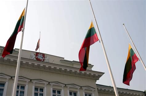 simbolinė vėliava su ąžuolu