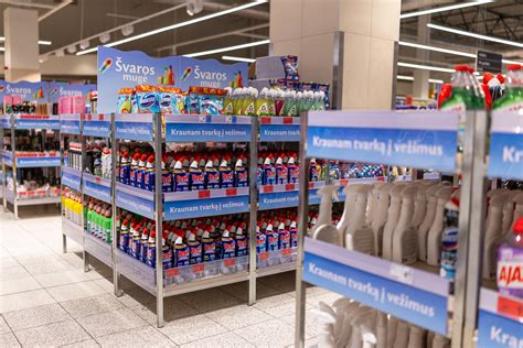 Asortimentas kūdikių parduotuvėje