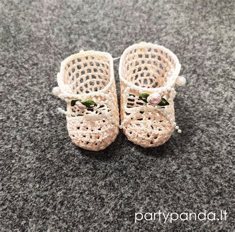 Nerti batukai su raišteliais