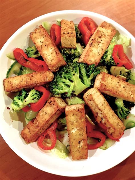 Sojų sūris tofu su daržovėmis