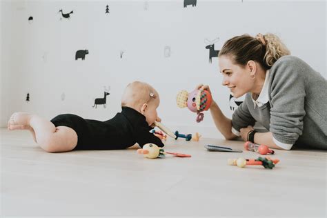 Kūdikis ant pilvo (Tummy time)