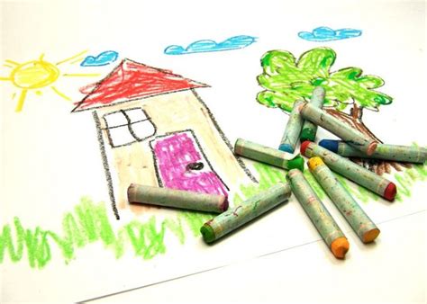 Vaiko piešinys su kreidelėmis