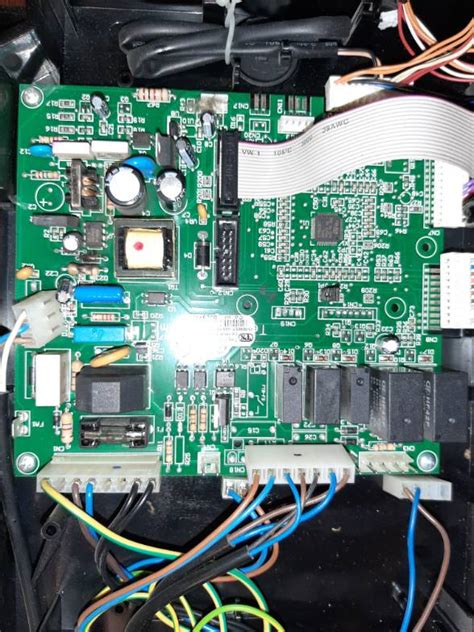 Vaikiško elektromobilio elektroninių komponentų remontas
