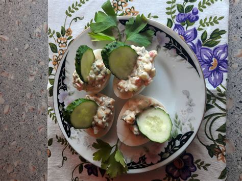 Ingredientai kiaušiniams su krabais