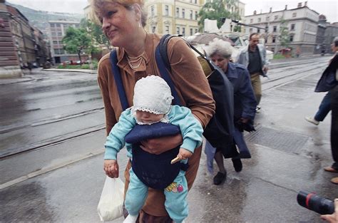 Moteris su kūdikiu Vokietijos mieste