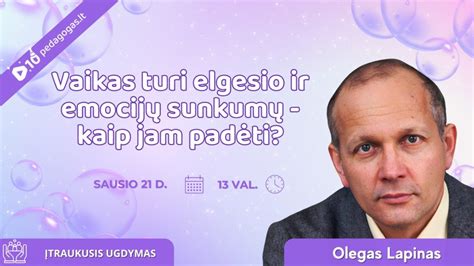 vaikas, renkantis lapus