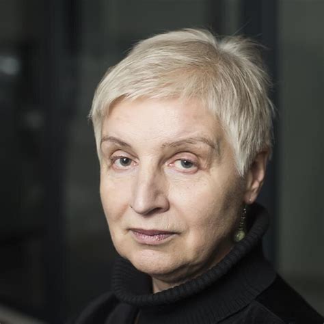 Rūta Ronkauskienė - autorė, rašanti apie vietos bendruomenės gyvenimą.