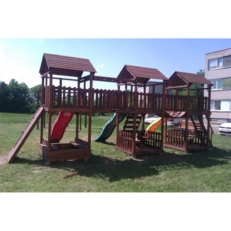 Schematinis vaikų žaidimų aikštelės saugos elementų išdėstymas