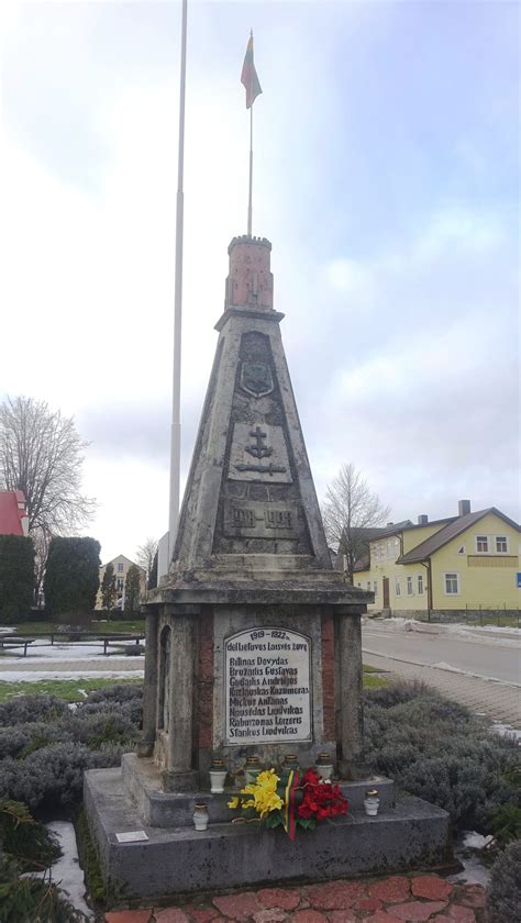 Paminklas laisvės gynėjams Žemaičių Naumiestyje