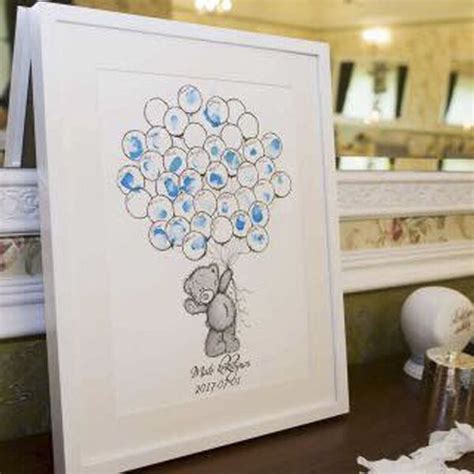 Rankomis gamintas atvirukas su pirštų antspaudais