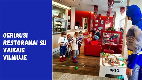 globos centro darbuotojai bendrauja su vaikais