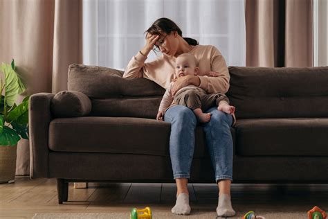 schema su kūdikių bliuzo ir pogimdyvinės depresijos simptomais