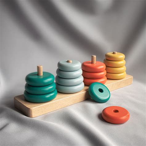 Rankomis nertas lavinamasis žaislas su gyvūnėlio motyvu