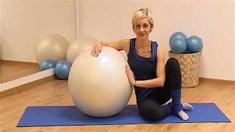 Naudojant gimnastikos kamuolį gimdymo metu