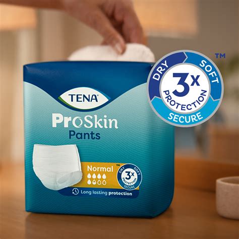 Vyras, dėvintis TENA Pants Maxi sauskelnes-kelnaites